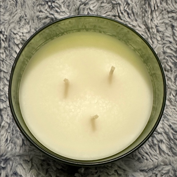 Bath & Body Works Island Margarita 3 wick Candle - Picture 2 of 3